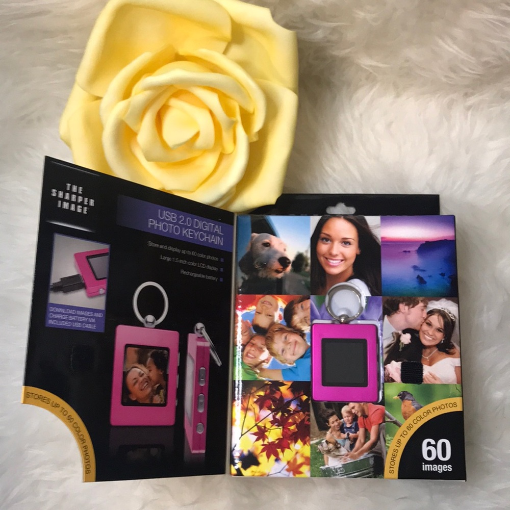 The Sharper Image USB 2.0 Digital Photo Keychain - Picture 4 of 10